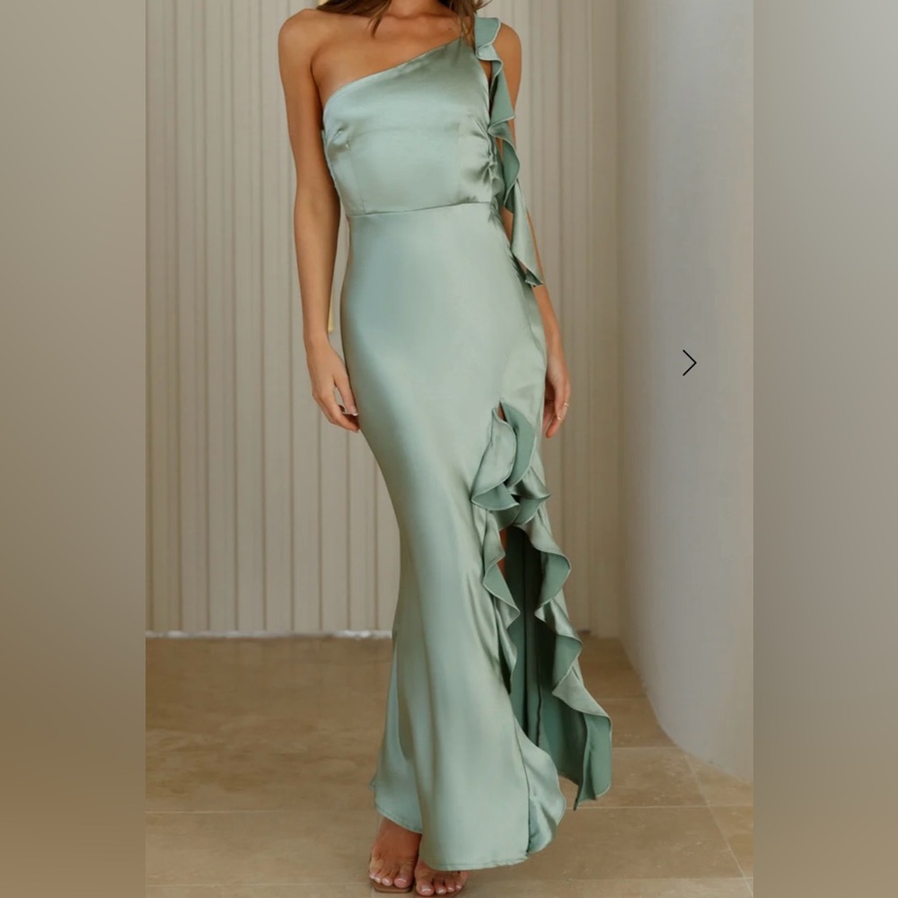 Hello Molly Glam Soirée One-Shoulder Gown in Sage